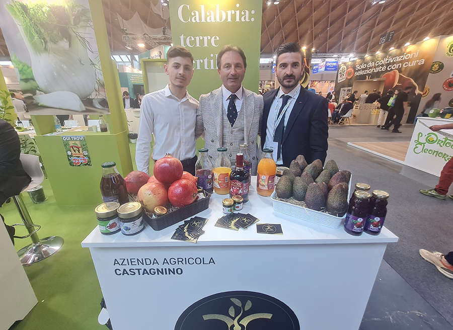 Filiera corta del Melograno con Castagnino (Scandale) al Macfrut Rimini 2024