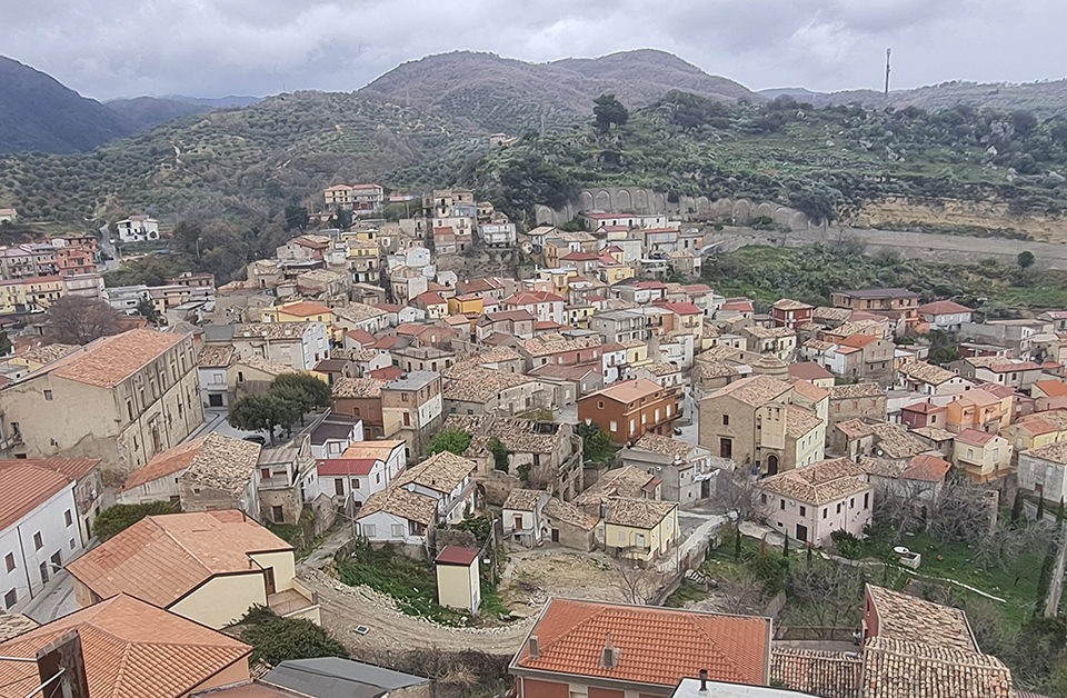 A Belcastro si riscopre l’atmosfera della “ruga”. L’1 novembre tra tour guidati ed enogastronomia